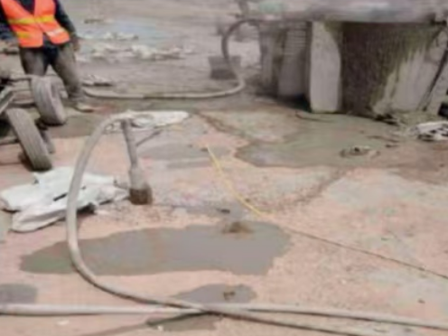 渝中水泥混凝土路面板底注浆技术 路面脱空注浆整治方案