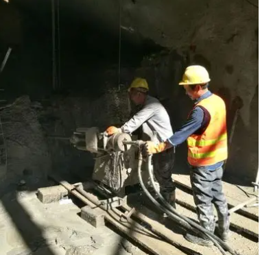 渝中水下抗分散灌浆料特点 水下不分散注浆料介绍